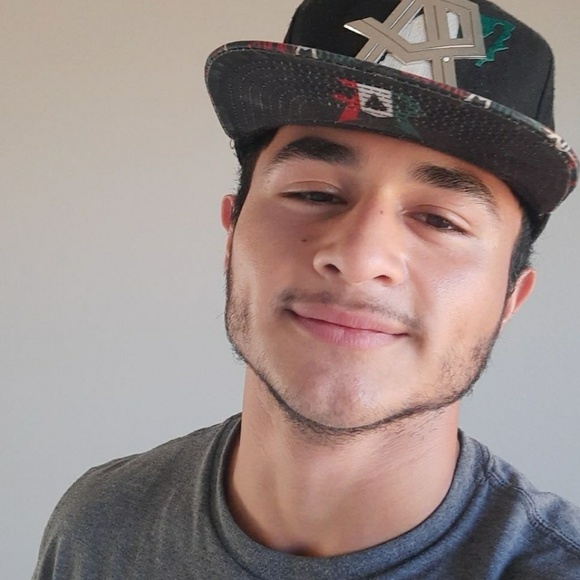 Meet your Posher, Fernando - Picture 1 of 1